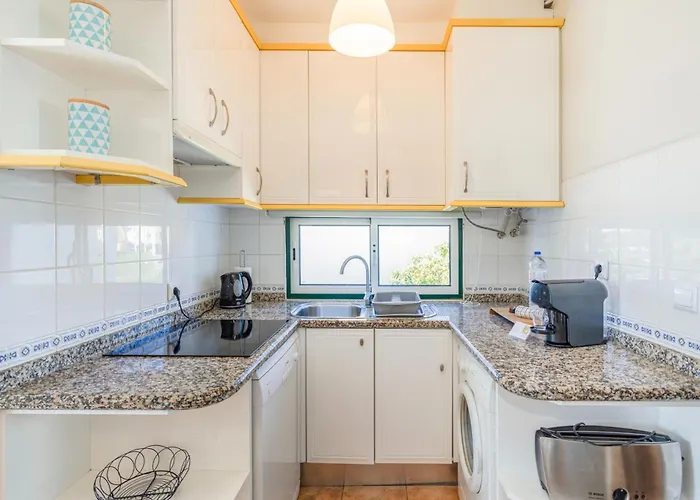 Centralgarve - Amazing In The Heart Of 维拉摩拉